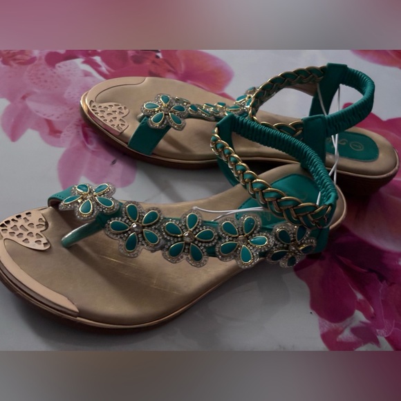 Elegant sandals - Picture 3 of 4